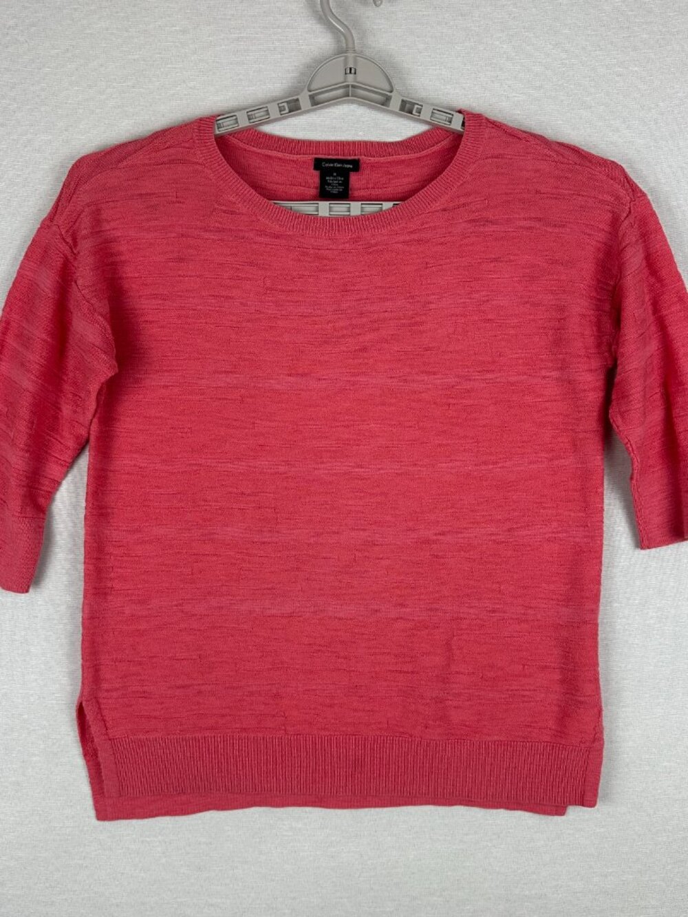 CALVIN KLEIN JEANS WOMEN'S SWEATER CORAL COLOR RIBBED HEM 3/4 SLEEVE SIZE M